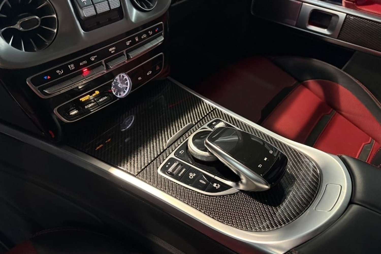 mercedes_benz_G63_AMG_inside2